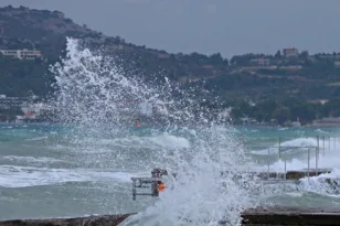 Δεμένα τα πλοία, απαγορευτικό απόπλου από Πειραιά, Ραφήνα και Λαύριο