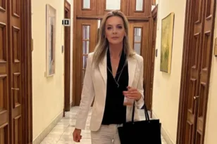ΕΚΤΑΚΤΟ – Παραιτήθηκε από στέλεχος της Νέας Δημοκρατίας η Καλλιόπη Σεμερτζίδου