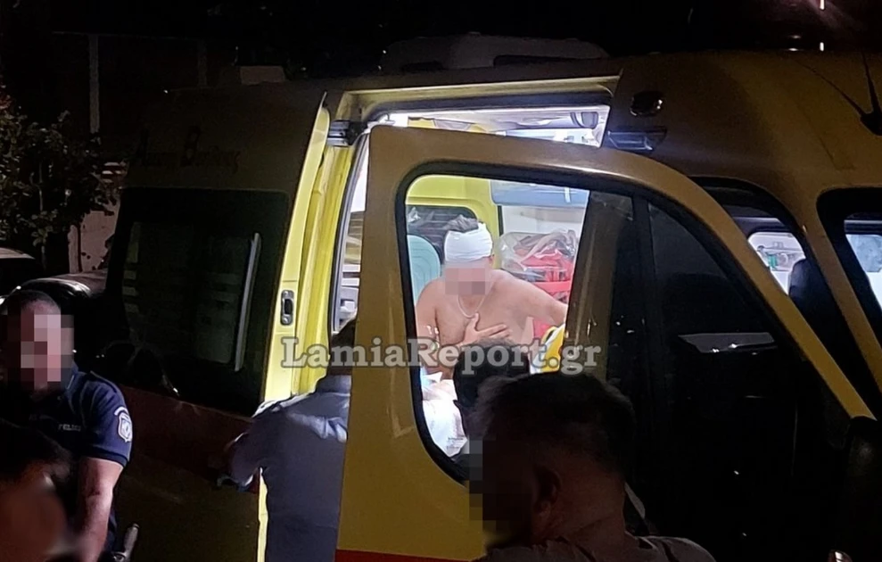 Καμένα Βούρλα: Νυχτερινό ξεκαθάρισμα με ακριβά αμάξια και τραυματίες - Τραυματίες και προσαγωγές μετά τον καβγά ΦΩΤΟ