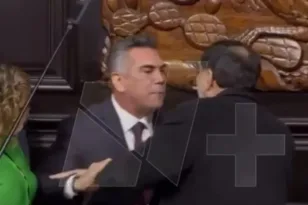 Μεξικό: Σε «ρινγκ» μετατράπηκε η αίθουσα της Γερουσίας