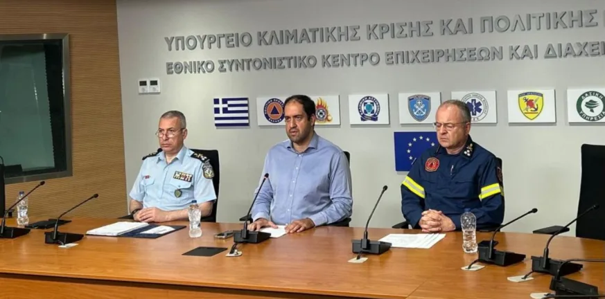 Κεφαλογιάννης για fake news για τις φωτιές: Δεν υπάρχει νεκρός στην Αχαΐα, η φωτιά δεν μπήκε στον αστικό ιστό της Πάτρας