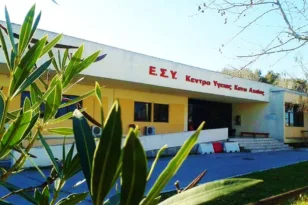 Φωτιά στην Αχαΐα: Εκκενώνονται τα Κέντρα Υγείας Κάτω Αχαΐας – Γεωργιάδης: «Το ΕΣΥ δίνει μάχη»