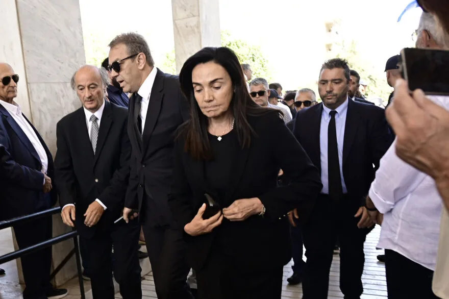 Το τελευταίο αντίο στη Λένα Σαμαρά – Συντετριμμένοι οι γονείς της, Αντώνης και Γεωργία Σαμαρά ΦΩΤΟ