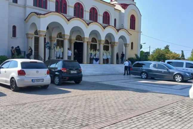 Σπαραγμός στο Αγρίνιο για τον Παναγιώτη Μπουλούμπαση: Το τελευταίο αντίο στον 50χρονο ποδηλάτη ΦΩΤΟ