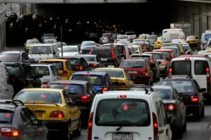 Επιστρέφουν στην Αθήνα οι εκδρομείς του Αυγούστου - Σε ποιους δρόμους παρατηρείται αυξημένη κίνηση