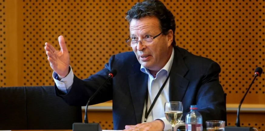 Ο Γ. Κύρτσος κατηγορεί τον Κ. Μητσοτάκη για μια ακόμα μπλόφα... Ο Γ. Κύρτσος κατηγορεί τον Κ. Μητσοτάκη για μια ακόμα μπλόφα...