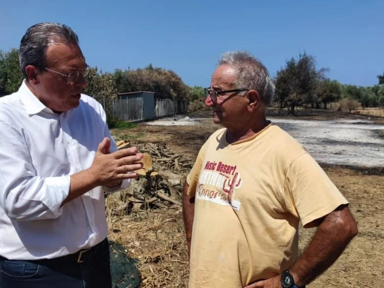 Επίσκεψη Σωκράτη Φάμελλου στις πυρόπληκτες περιοχές της Αχαΐας