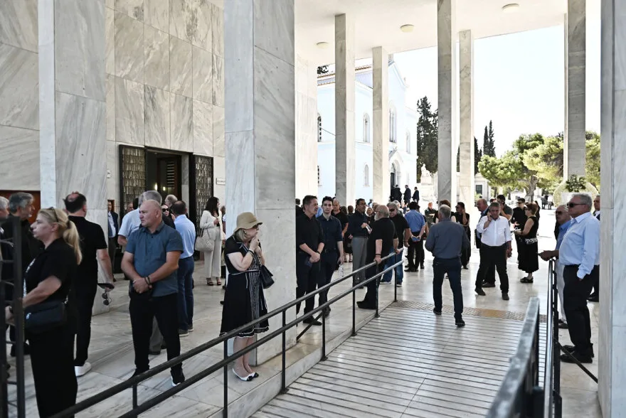 Το τελευταίο αντίο στη Λένα Σαμαρά – Συντετριμμένοι οι γονείς της, Αντώνης και Γεωργία Σαμαρά ΦΩΤΟ
