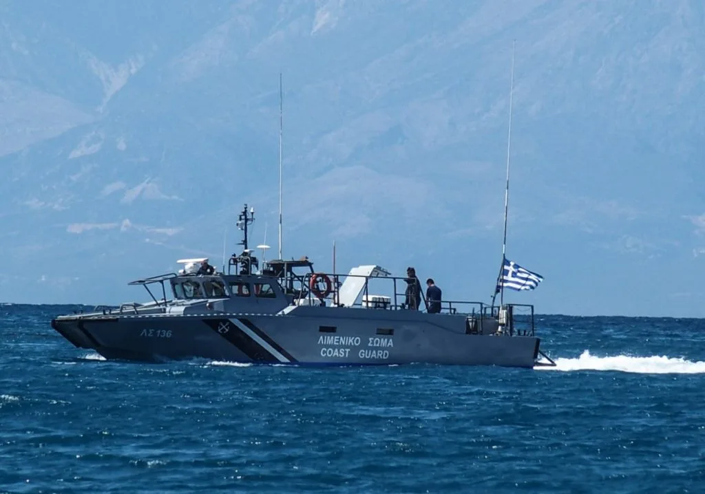 Τούρκος κρατούμενος έπεσε στη θάλασσα από πλοίο στο στενό Χίου – Οινουσσών
