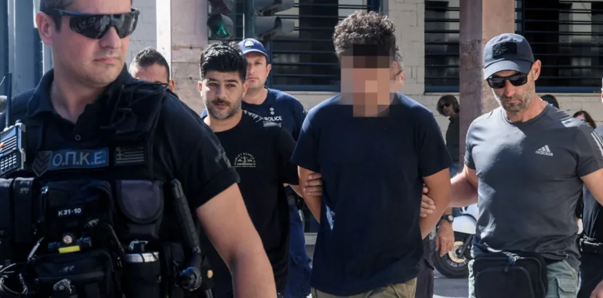 Πάτρα: Νέα προθεσμία για τον 25χρονο – Συνελήφθη ο 21χρονος φίλος του για τη φωτιά στο Γηροκομειό