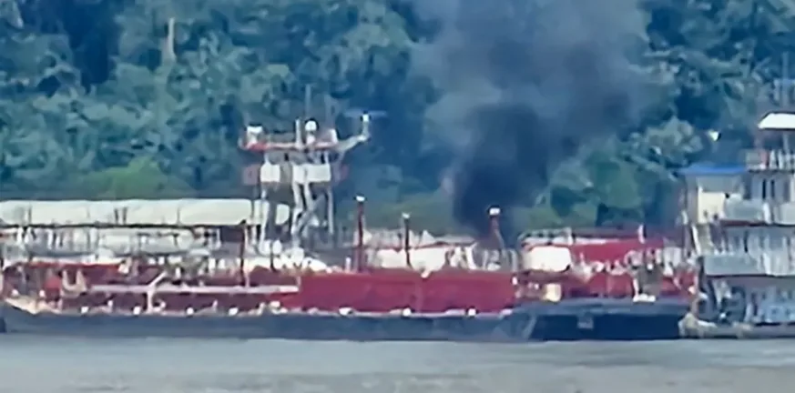 Πτώση ελικοπτέρου πάνω σε φορτηγίδα στον Μισισιπή!