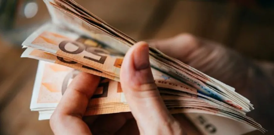 ΓΣΕΕ: Πως αμοίβεται η αργία του 15αυγουστου ΓΣΕΕ: Πως αμοίβεται η αργία του 15αυγουστου