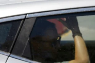 Θάνατος 3χρονης στο Παλαιό Φάληρο: Στα δικαστήρια η 32χρονη μητέρα, αντιμέτωπη με βαριές κατηγορίες