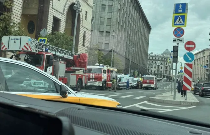 Ρωσία: Χάος στη Μόσχα μετά από έκρηξη σε κατάστημα παιχνιδιών - Ένας νεκρός ΒΙΝΤΕΟ Ρωσία: Χάος στη Μόσχα μετά από έκρηξη σε κατάστημα παιχνιδιών - Ένας νεκρός ΒΙΝΤΕΟ