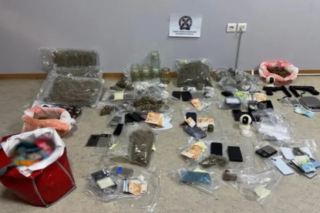 Διακίνηση ναρκωτικών σε Αττική και Μαγνησία: Εξαρθρώθηκαν δύο εγκληματικές οργανώσεις – 11 συλλήψεις και 100+ εμπλεκόμενοι Διακίνηση ναρκωτικών σε Αττική και Μαγνησία: Εξαρθρώθηκαν δύο εγκληματικές οργανώσεις – 11 συλλήψεις και 100+ εμπλεκόμενοι