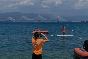 Ενας πνιγμός και 22 περιστατικά διάσωσης: Ο απολογισμός της φετινής σεζόν στις παραλίες της Πάτρας