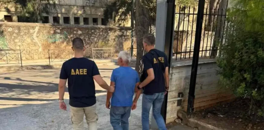 «Δεν έχω σχέση με τις πυρκαγιές. Ουδέποτε παραδέχτηκα κάτι τέτοιο», προφυλακίστηκε ο 48χρονος δημοτικός υπάλληλος στην Παλλήνη