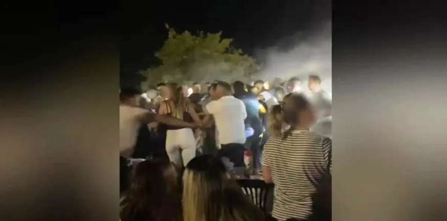 Ρινκ πίστα σε πανηγύρι με τη Γωγώ Τσαμπά, η αντίδραση της τραγουδίστριας ΒΙΝΤΕΟ Ρινκ πίστα σε πανηγύρι με τη Γωγώ Τσαμπά, η αντίδραση της τραγουδίστριας ΒΙΝΤΕΟ