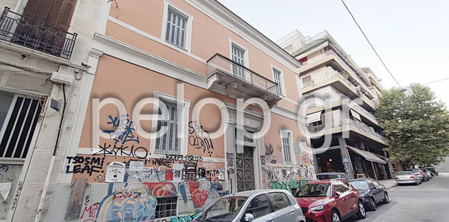 Πάτρα: Μια πόλη... κολλημένη στην αφίσα - Ανεξέλεγκτη η κατάσταση με τη ρύπανση - Αυτοψία της «Π» Πάτρα: Μια πόλη... κολλημένη στην αφίσα - Ανεξέλεγκτη η κατάσταση με τη ρύπανση - Αυτοψία της «Π»