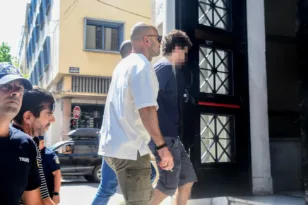 Πάτρα – Προφυλακίσεις για τον εμπρησμό στο Γηροκομειό: Η σχολαστικότητα, η κοινή γνώμη και η Βαρυμπόμπη