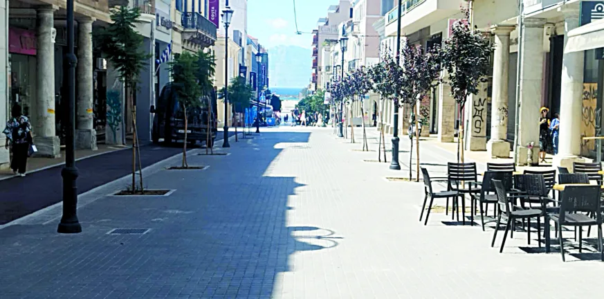 Θερινές εκπτώσεις: Κάθε πέρυσι και καλύτερα, έμποροι της Πάτρας μιλούν στην «Π» Θερινές εκπτώσεις: Κάθε πέρυσι και καλύτερα, έμποροι της Πάτρας μιλούν στην «Π»