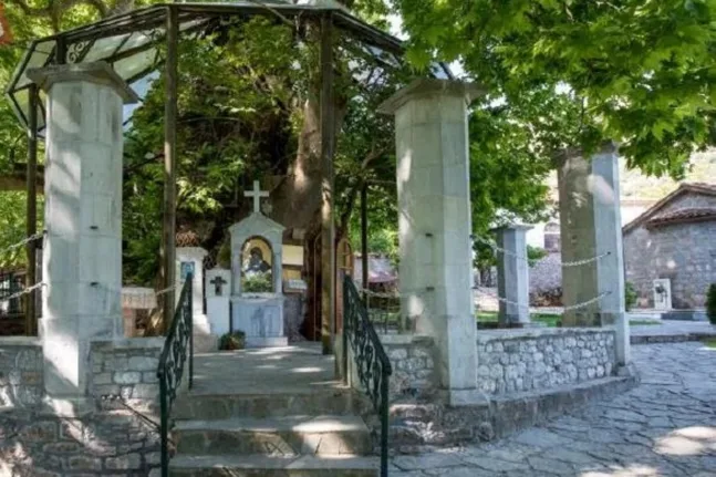 Καλάβρυτα: Αυτοψία στον ναό Μεταμορφώσεως Σωτήρος από την υπηρεσία σεισμοπλήκτων