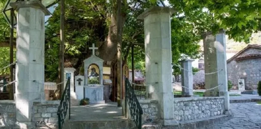 Καλάβρυτα: Αυτοψία στον ναό Μεταμορφώσεως Σωτήρος από την υπηρεσία σεισμοπλήκτων Καλάβρυτα: Αυτοψία στον ναό Μεταμορφώσεως Σωτήρος από την υπηρεσία σεισμοπλήκτων