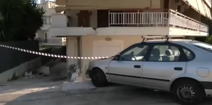 Λεωφορείο του ΟΑΣΑ καρφώθηκε σε πολυκατοικία στου Παπάγου – «Νομίσαμε ότι γίνεται σεισμός» ΒΙΝΤΕΟ Λεωφορείο του ΟΑΣΑ καρφώθηκε σε πολυκατοικία στου Παπάγου – «Νομίσαμε ότι γίνεται σεισμός» ΒΙΝΤΕΟ