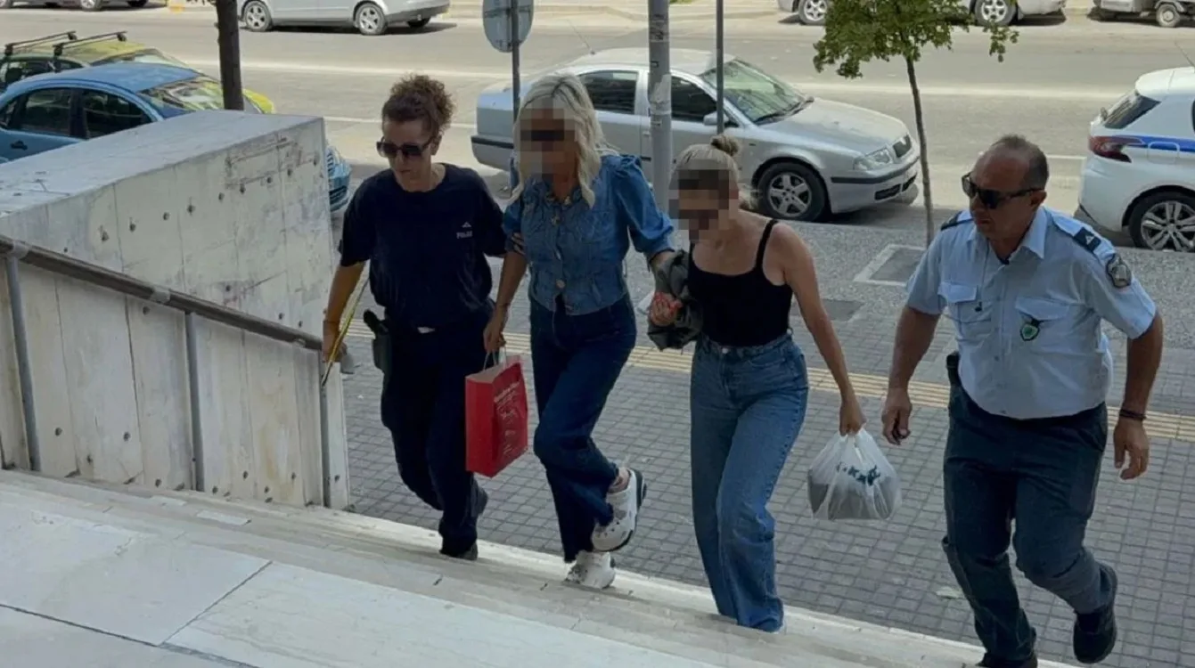 «Δεν θυμάμαι τίποτα, παρά μόνο τα αίματα στο πρόσωπό μου», τι ισχυρίζεται η 45χρονη οδηγός της Porsche