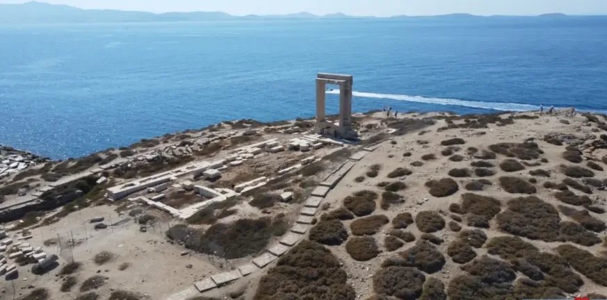 Τα συρματόπλεγμα στην Πορτάρα μετά το περιστατικό με τον τουρίστα έφεραν αντιδράσεις