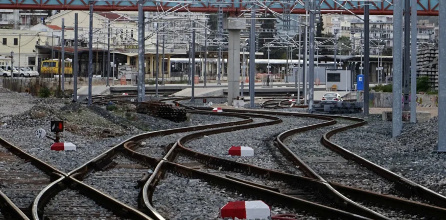 Νέο Ηράκλειο: Έπεσε άτομο στις γραμμές του ηλεκτρικού