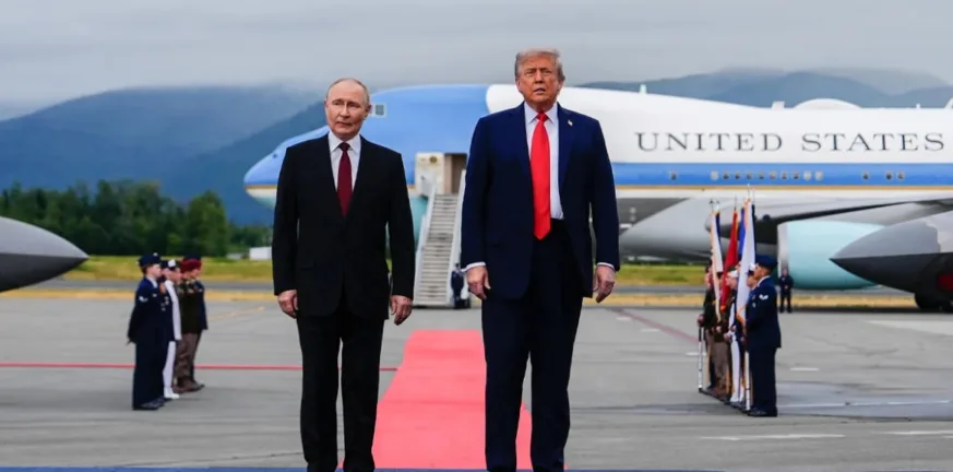 Οι New York Times «καρφώνουν» Τραμπ: Διπλωματική ήττα στην Αλάσκα, με τον Πούτιν να φεύγει νικητής