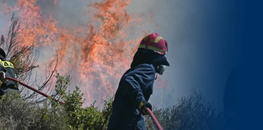 Κερατέα: Οριοθετήθηκε η φωτιά – Εκτροπή της κυκλοφορίας στη Λαυρίου