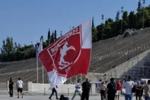 Τούρκος οπαδός της Σαμσουνσπόρ κυμάτιζε σημαία της ομάδας του στο Παναθηναϊκό Στάδιο