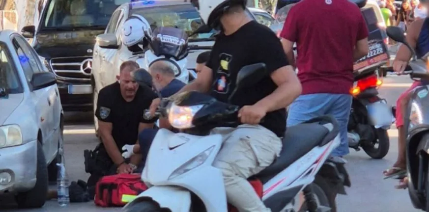 Σαντορίνη: Ήρωας αστυνομικός έσωσε πολίτη, του έκανε ΚΑΡΠΑ για 20 λεπτά Σαντορίνη: Ήρωας αστυνομικός έσωσε πολίτη, του έκανε ΚΑΡΠΑ για 20 λεπτά