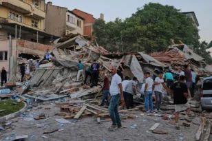 Σεισμός 6,1 Ρίχτερ στο Σιντιργκί: Σοβαρές ζημιές και μια δύσκολη νύχτα για τους κατοίκους, πάνω από 100 οι μετασεισμοί