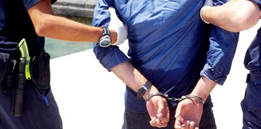 Μυτιλήνη: Λιμενικός έστειλε δέμα με ναρκωτικά στον εαυτό του και συνελήφθη Μυτιλήνη: Λιμενικός έστειλε δέμα με ναρκωτικά στον εαυτό του και συνελήφθη