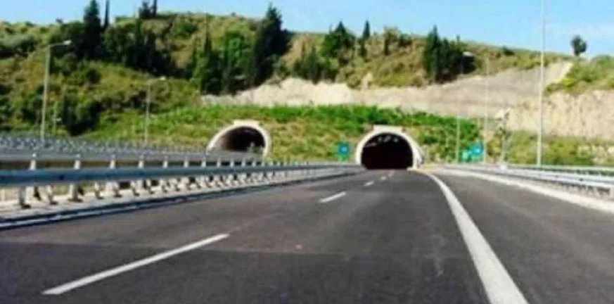 Καραμπόλα σε σήραγγα στη Περιμετρική Πατρών