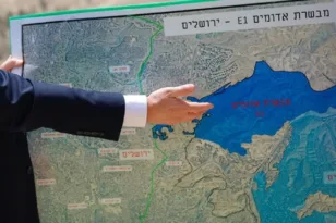 Ισραήλ: Εγκρίθηκε επίσημα το σχέδιο εποικισμού που χωρίζει στα δύο τη Δυτική Όχθη