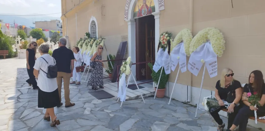 Πλήθος κόσμου στην κηδεία του Γιώργου Αποστολόπουλου-"Αντίο" στον πρωταθλητή ΦΩΤΟ Πλήθος κόσμου στην κηδεία του Γιώργου Αποστολόπουλου-"Αντίο" στον πρωταθλητή ΦΩΤΟ