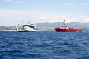 Ναυτικό ατύχημα στα Νέα Στύρα: Προφυλακιστέος ο πλοίαρχος του «Παναγία Παραβουνιώτισσα» - Σε εξέλιξη η επιχείρηση αποκόλλησης του πλοίου