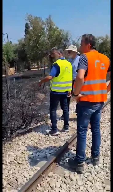Στην Αχαΐα ο Π. Τερεζάκης: Στις φλόγες το σιδηροδρομικό δίκτυο – Κάηκαν μέχρι και οι στρωτήρες! ΦΩΤΟ