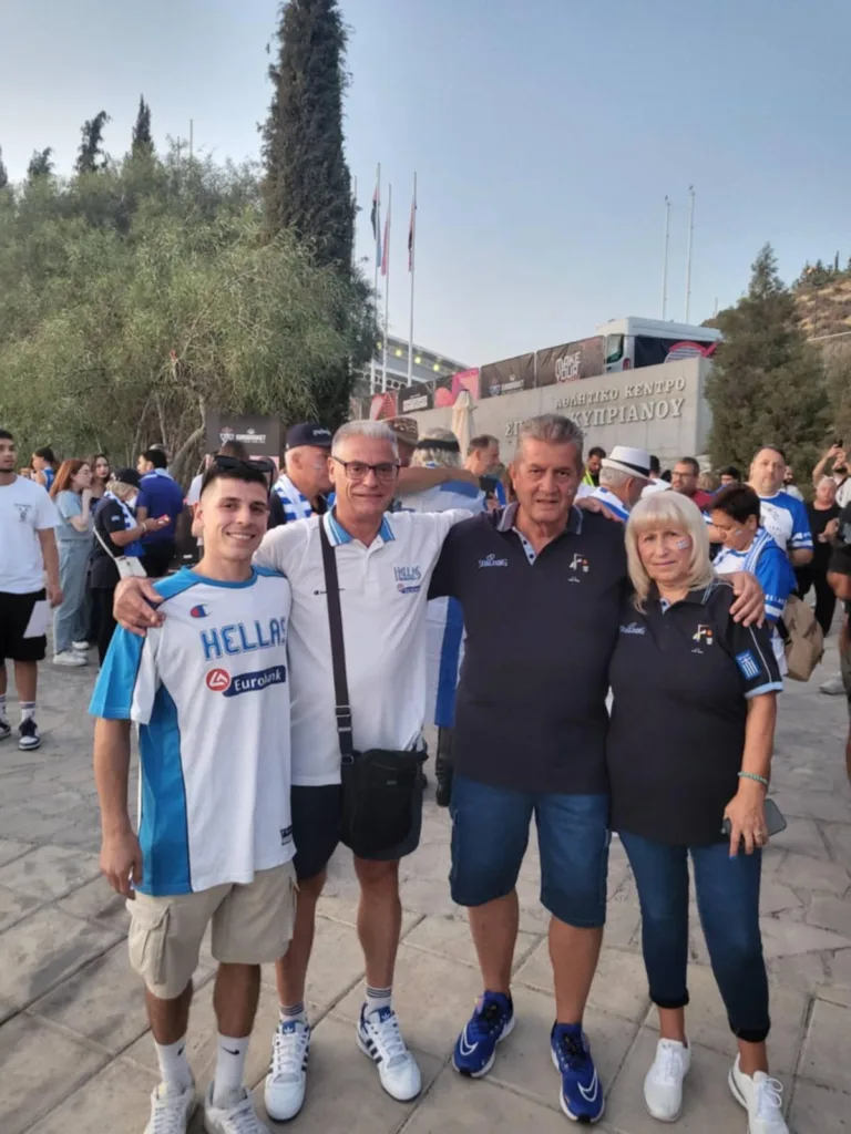 «Δεν μπορώ να μιλήσω, η φωνή μου έχει κλείσει», Πατρινοί στο πλευρό της Εθνικής και στην τηλεόραση!