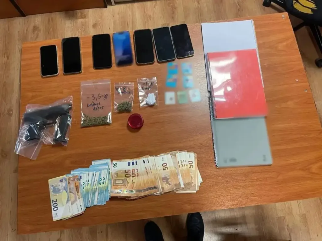 Λεφτά, βίλες και πολυτελή αυτοκίνητα: Η χλιδάτη ζωή των 6 Τούρκων μαφιόζων που συνελήφθησαν στην Αττική