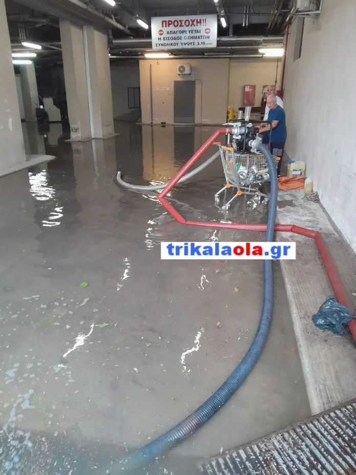 Πλημμύρισε το νοσοκομείο στα Τρίκαλα ΦΩΤΟ