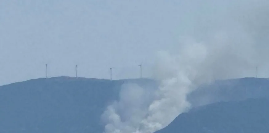 Μάχη με τις φλόγες στο Διαβολογέφυρο Τροιζηνίας – Επί ποδός επίγειες και εναέριες δυνάμεις Μάχη με τις φλόγες στο Διαβολογέφυρο Τροιζηνίας – Επί ποδός επίγειες και εναέριες δυνάμεις