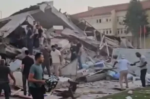 Ισχυρός σεισμός στη Τουρκία, έπεσαν κτίρια, «κουνήθηκαν» και Ελληνικά νησιά ΒΙΝΤΕΟ
