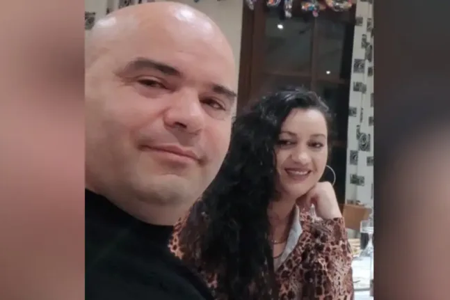Ο 13χρονος γιος γαντζώθηκε στο λαιμό του δράστη, για να τον αποτρέψει να σκοτώσει τη μητέρα του