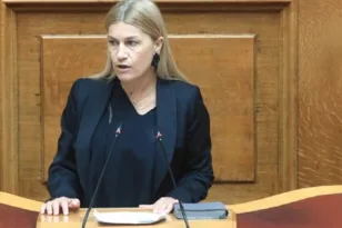 Σέβη Βολουδάκη: «Δεν θα με φιμώσουν» – Βανδαλισμός στο πολιτικό της γραφείο στα Χανιά