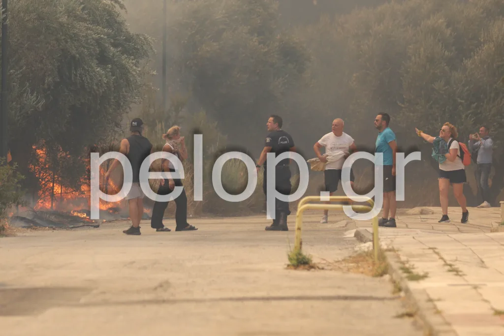 Φωτογραφίες που «καίνε»: Η Βούντενη και τα Μποζαΐτικα στις φλόγες ΦΩΤΟΡΕΠΟΡΤΑΖ